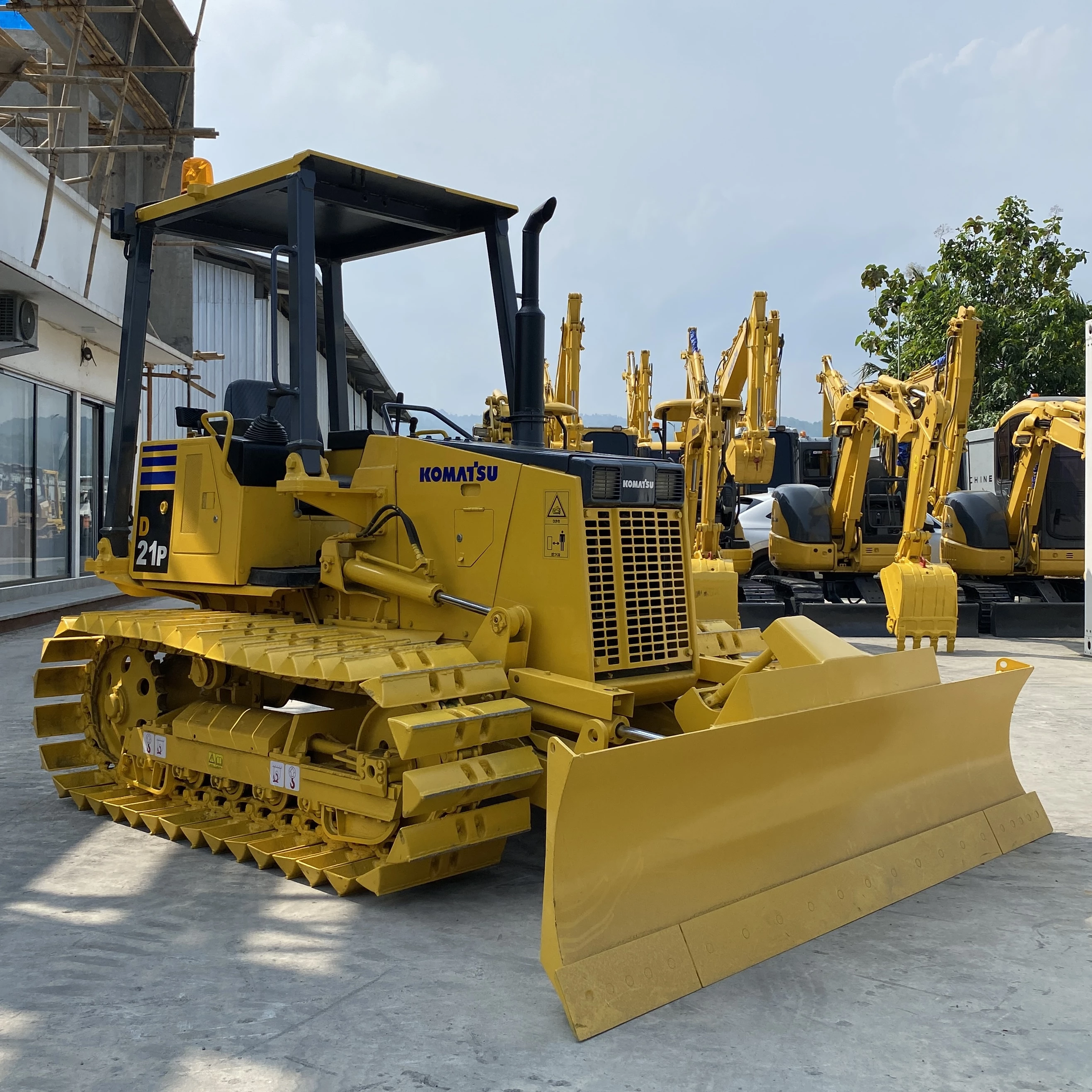 Komatsu D21P-8E0