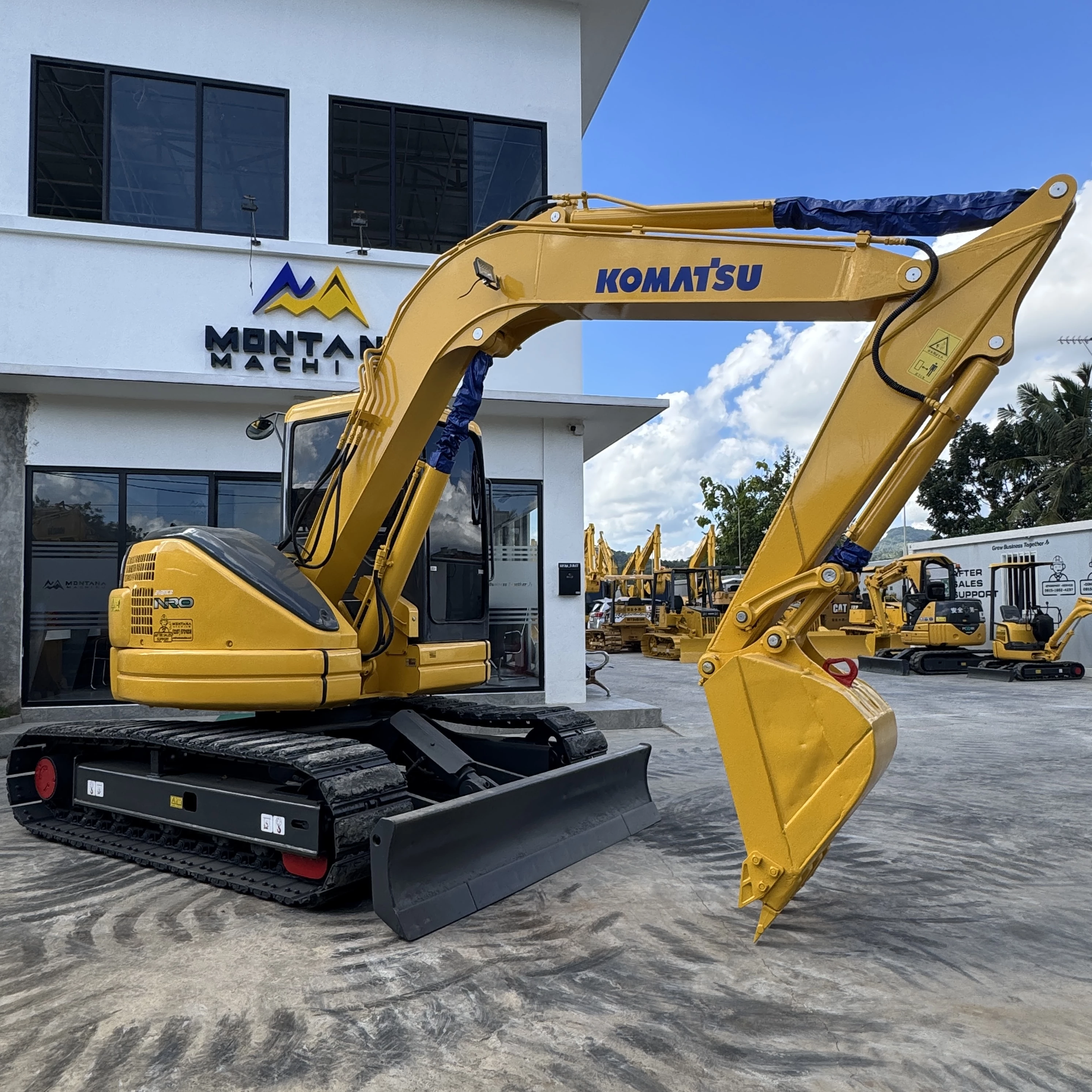 Komatsu PC75US-3