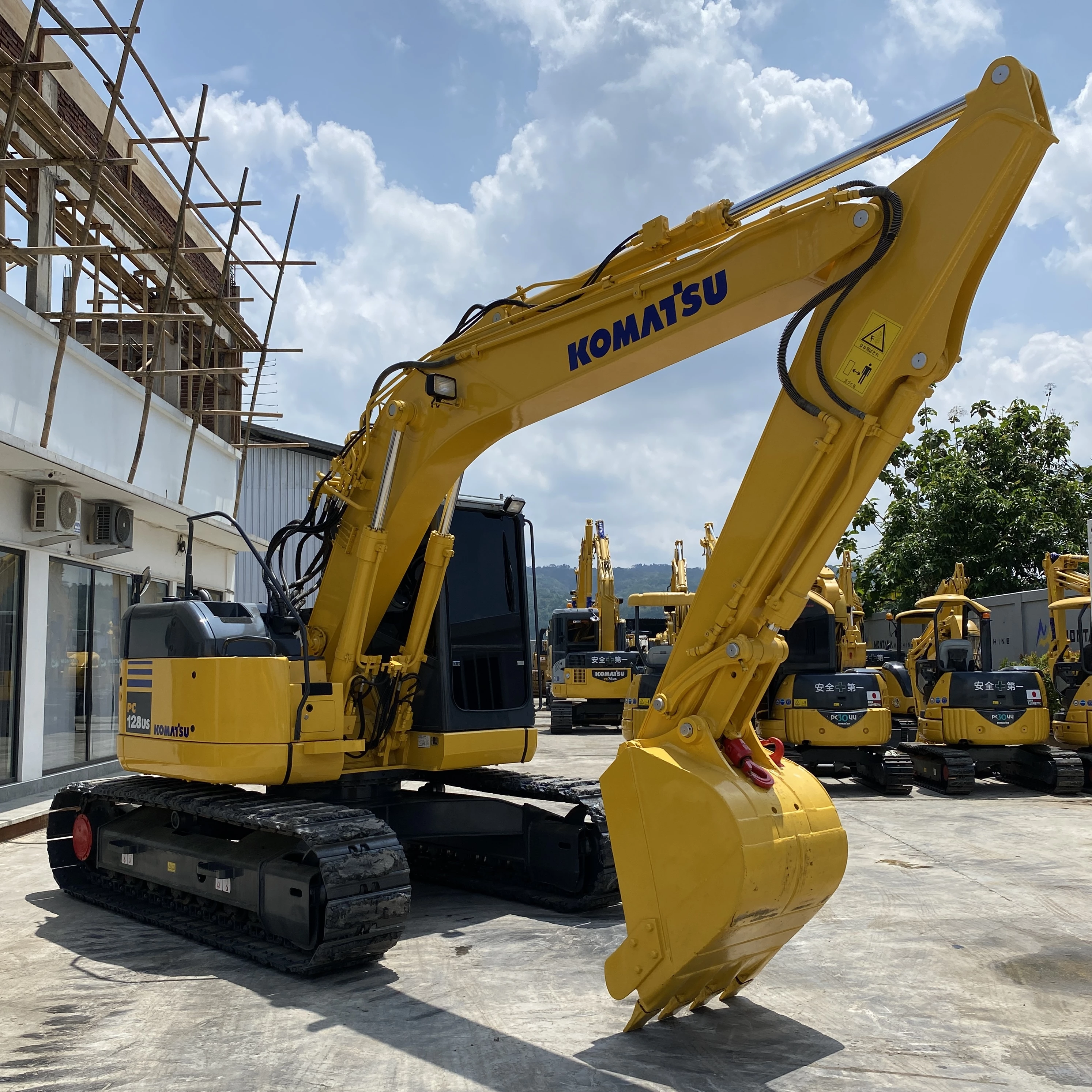 Komatsu PC128US-2