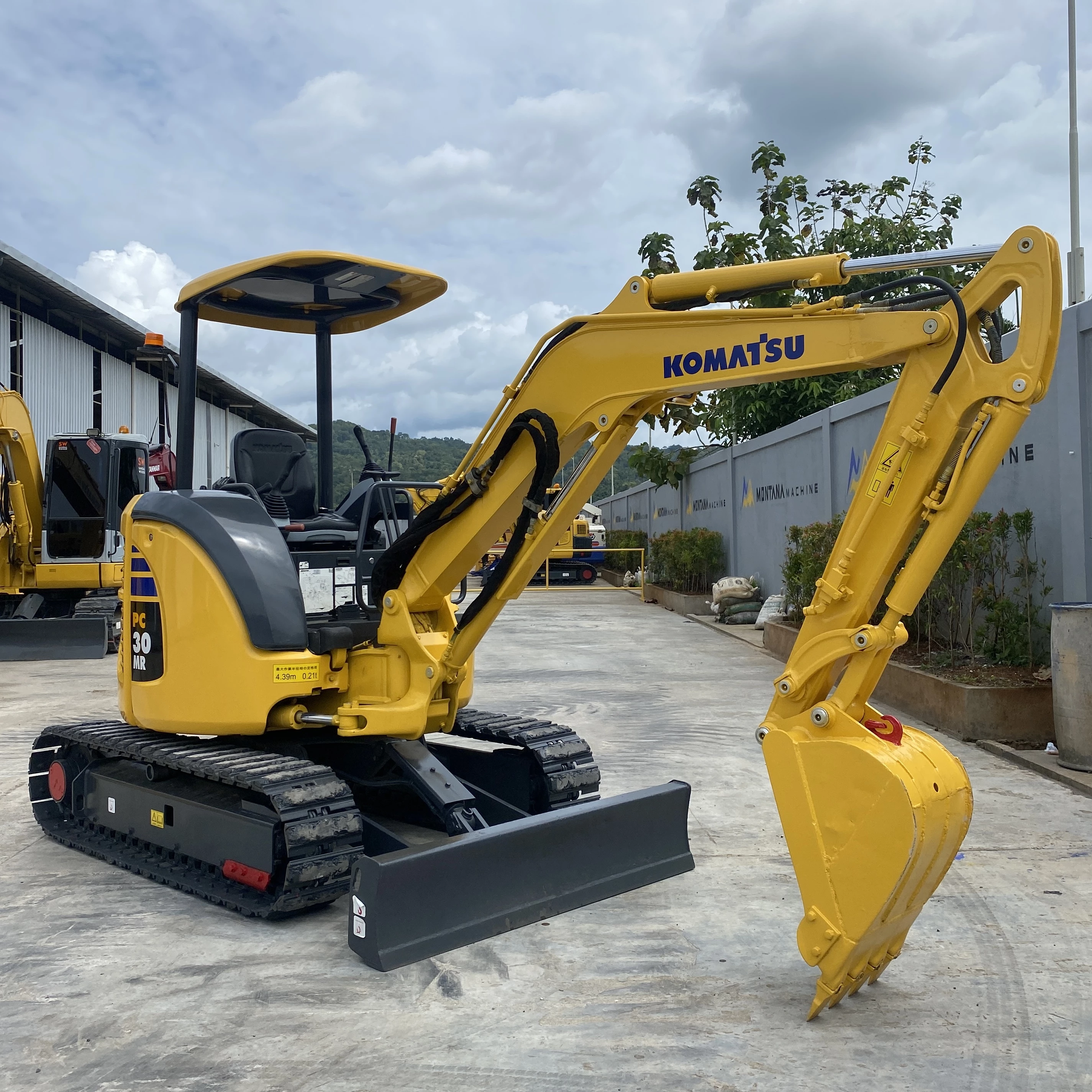 Komatsu PC30MR-3
